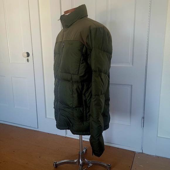 Cabela's 650 Goose Down Filled Piffer Jacket. Size L - Picture 9 of 12